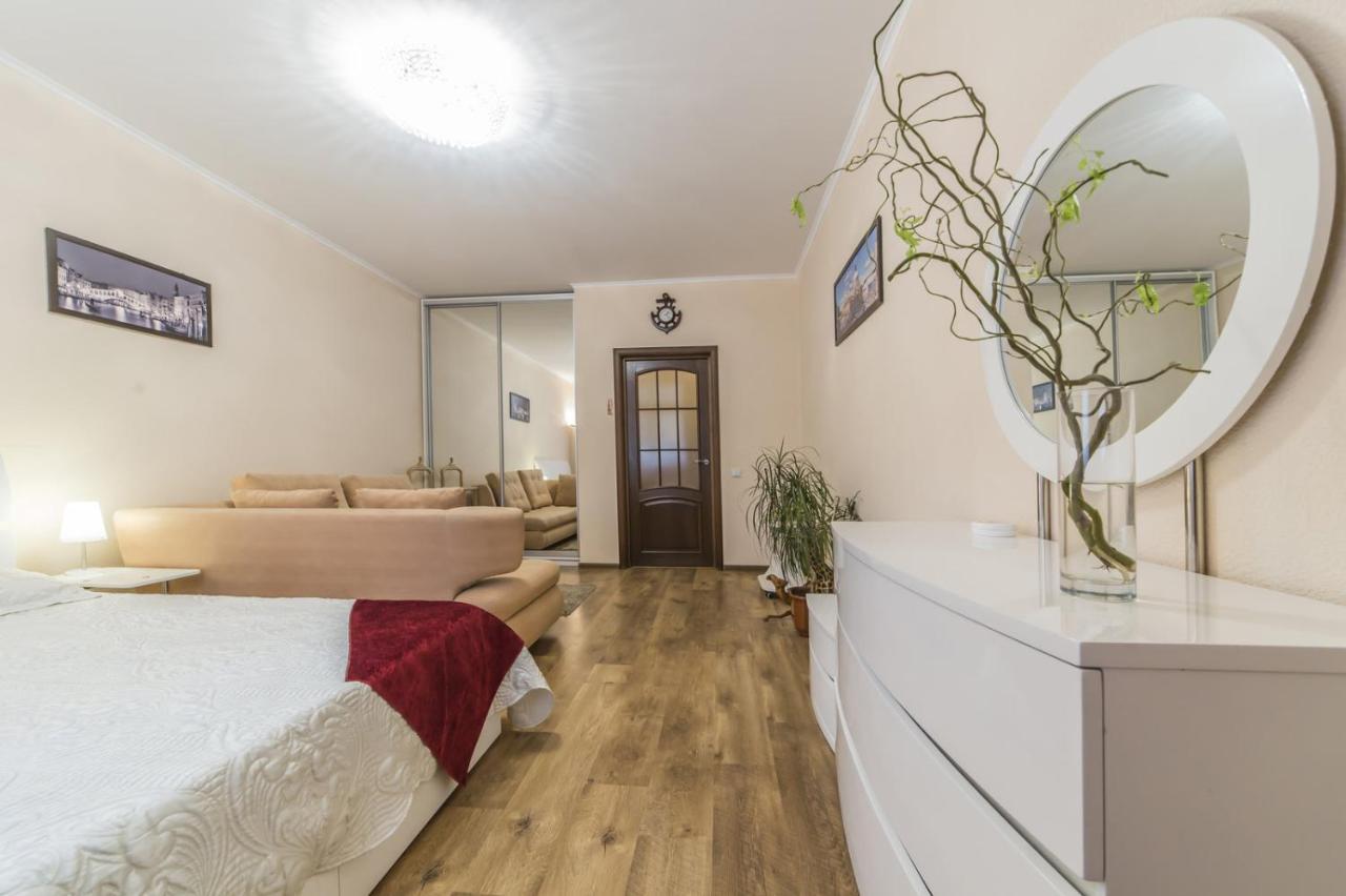 1 Поверх Ж К Паркові Озера Метро Дарниця Apartment Kyiv Exterior photo