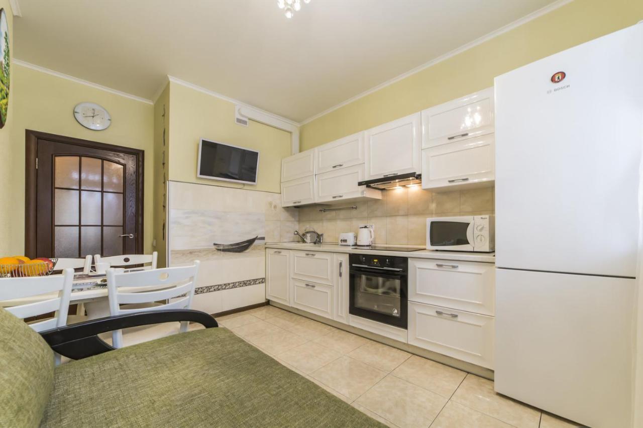 1 Поверх Ж К Паркові Озера Метро Дарниця Apartment Kyiv Exterior photo