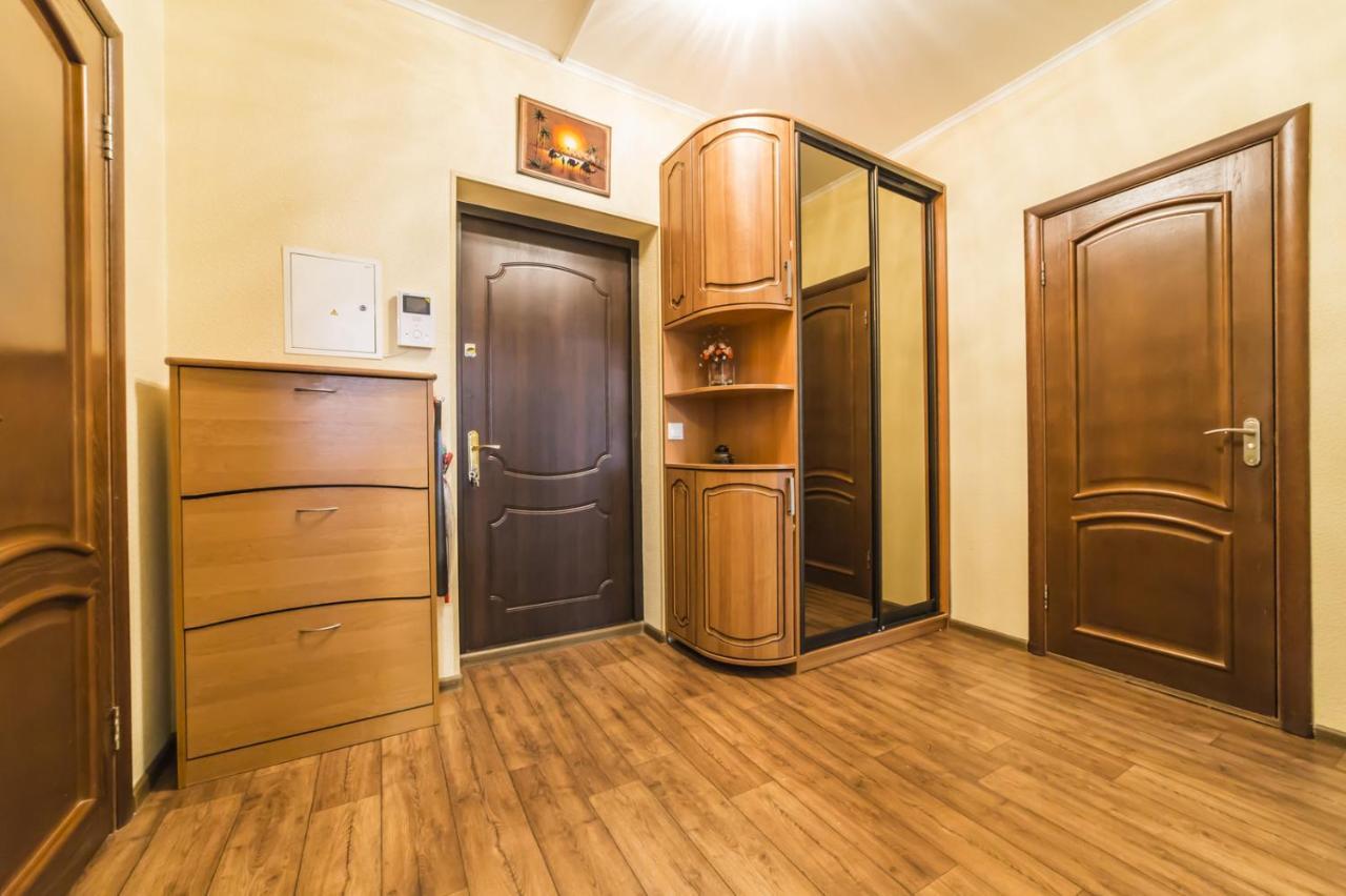 1 Поверх Ж К Паркові Озера Метро Дарниця Apartment Kyiv Exterior photo